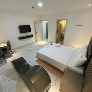 ホテル Reddoorz @ Maganda Drive In Pampanga, アンヘレス
